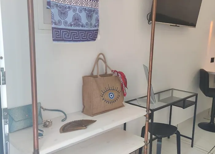Roxanne Mini Suite With Yard Σπίτι διακοπών Melíssia