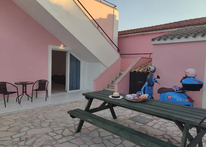 Σπίτι διακοπών Roxanne Mini Suite With Yard Melíssia